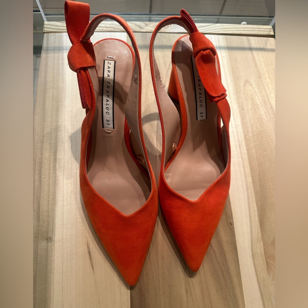Zara Velvet pointy Orange/Red heels Size 37